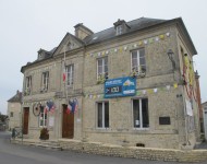 La Mairie de Sainte-Marie-du-Mont aux couleurs du Tour