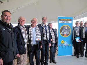 De gauche à droite : Thierry Gouvenou, Henri Milet, Jean-François Le Grand, Christian Prudhomme, Bernard Hinault, Jean-Pierre Lhonneur, Thomas Delpeuch, Marc Lefèvre